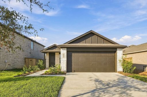 4 Bedroom Rental – 1643 Windrose Bend, Angleton, TX 77515