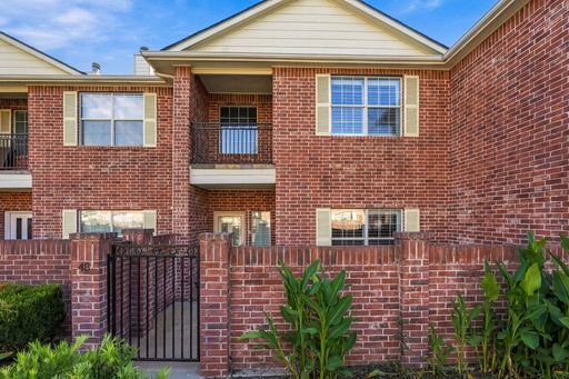 3 Bedroom Townhome – 2865 Westhollow Dr Unit 48, Houston, TX 77082