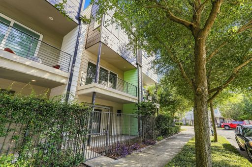 2817 St Emanuel St – photo 1