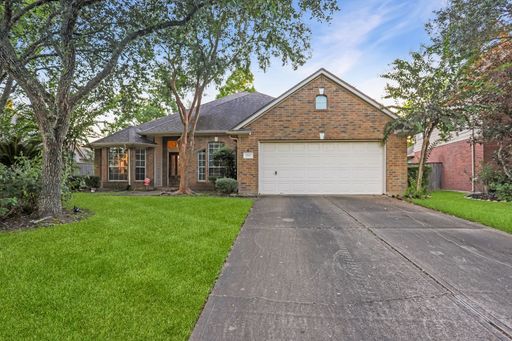 4 Bedroom Rental – 1343 Summer Terrace Dr, Sugar Land, TX 77479