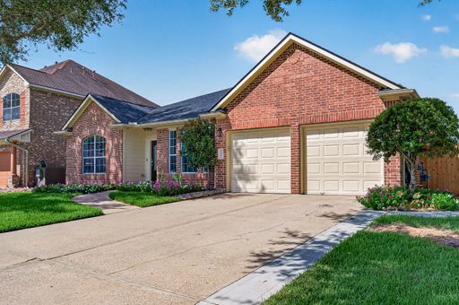 4 Bedroom Rental – 405 Wickford Ct, League City, TX 77573