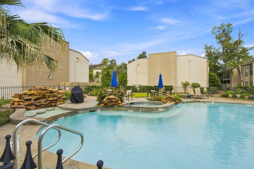 1100 Augusta Dr Unit 86 Houston, TX 77057 – photo 1