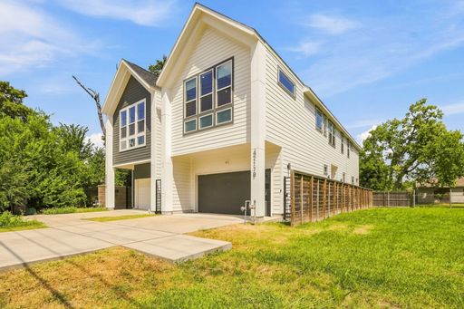 4217B Hare St Houston, TX 77020 – photo 1
