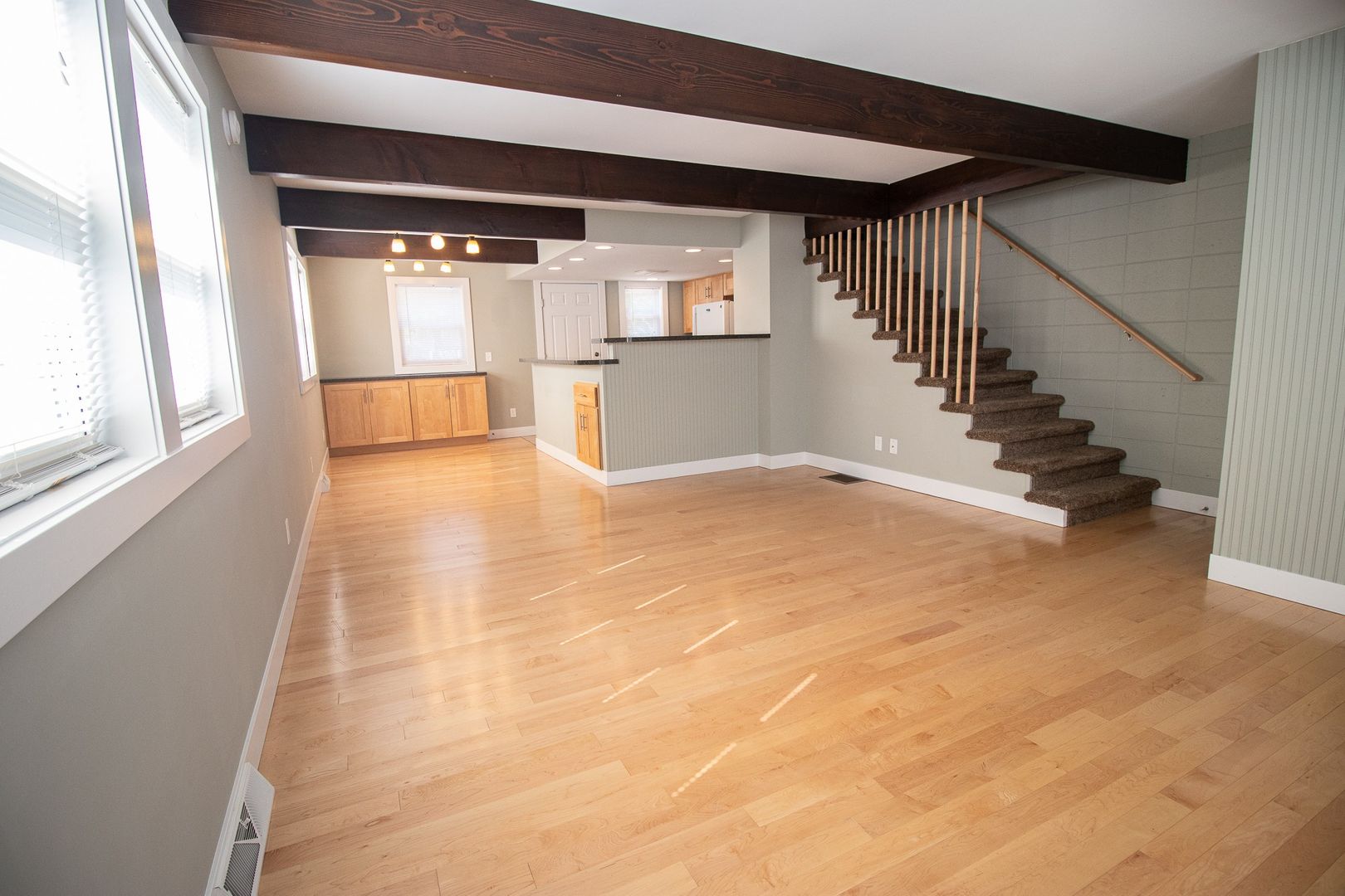 Grand Rapids Apartment: 913-919 Carrier Creek Blvd. NE