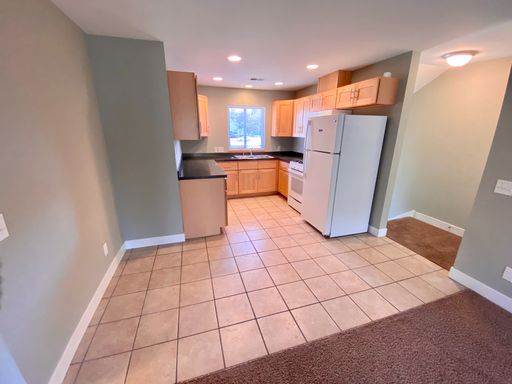 2 Bed/1 Bath - washer, dryer and parking included! – photo 1