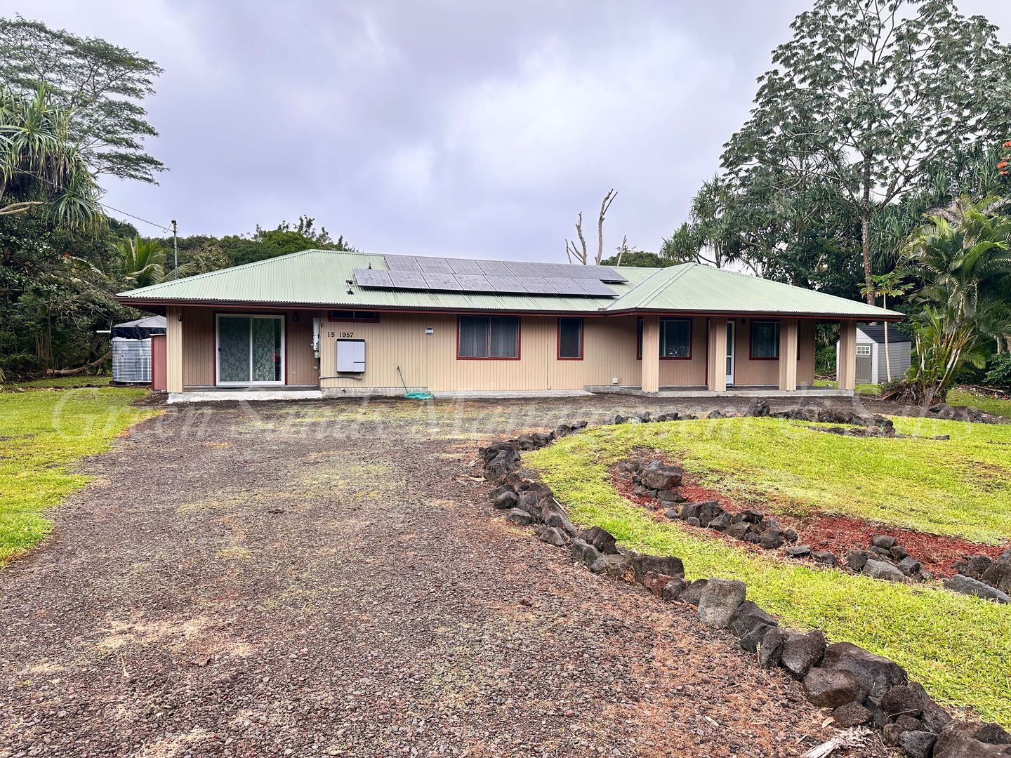 Keaau House: 15-1957 11th Ave.