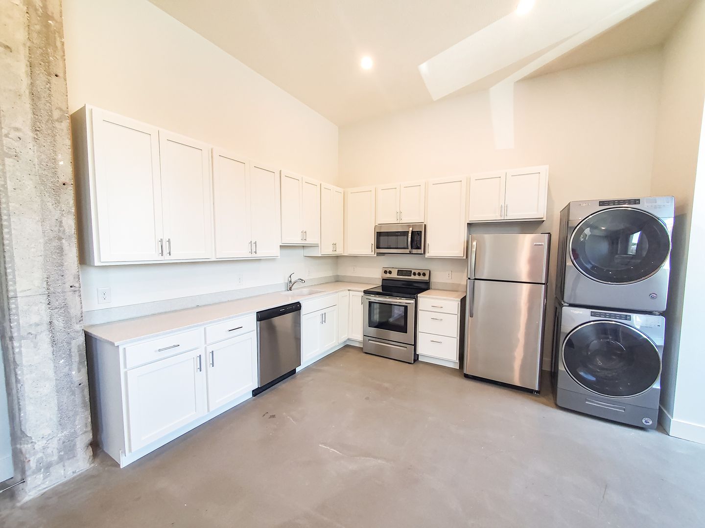 Omaha Apartment: 1311 S 9th St