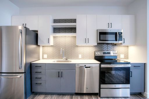 The ASH at Blackstone Corner: Look and Lease Special! – photo 1