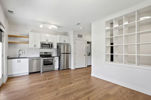 Studio @ Dewey Park Apartments! Limited-Time Special: Pets Live Free! – photo 1