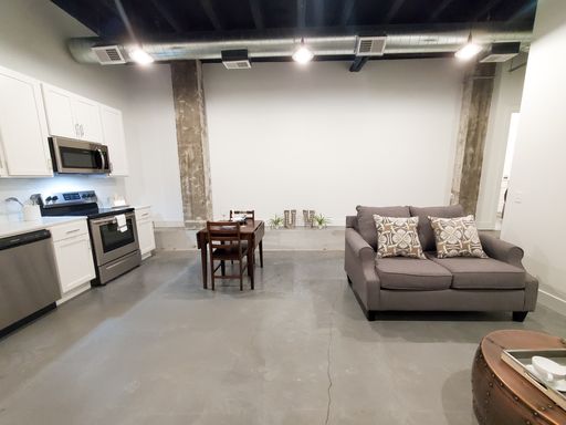 One Bedroom in Little Italy, Walking Distance to the Old Market, Washer/Dryer In-Unit! – photo 1