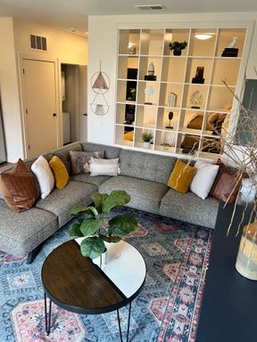 Dewey Park - Top Floor, Spacious Studio Apartment with Plenty of Natural Light! One Month FREE!! Pets live free!! – photo 1
