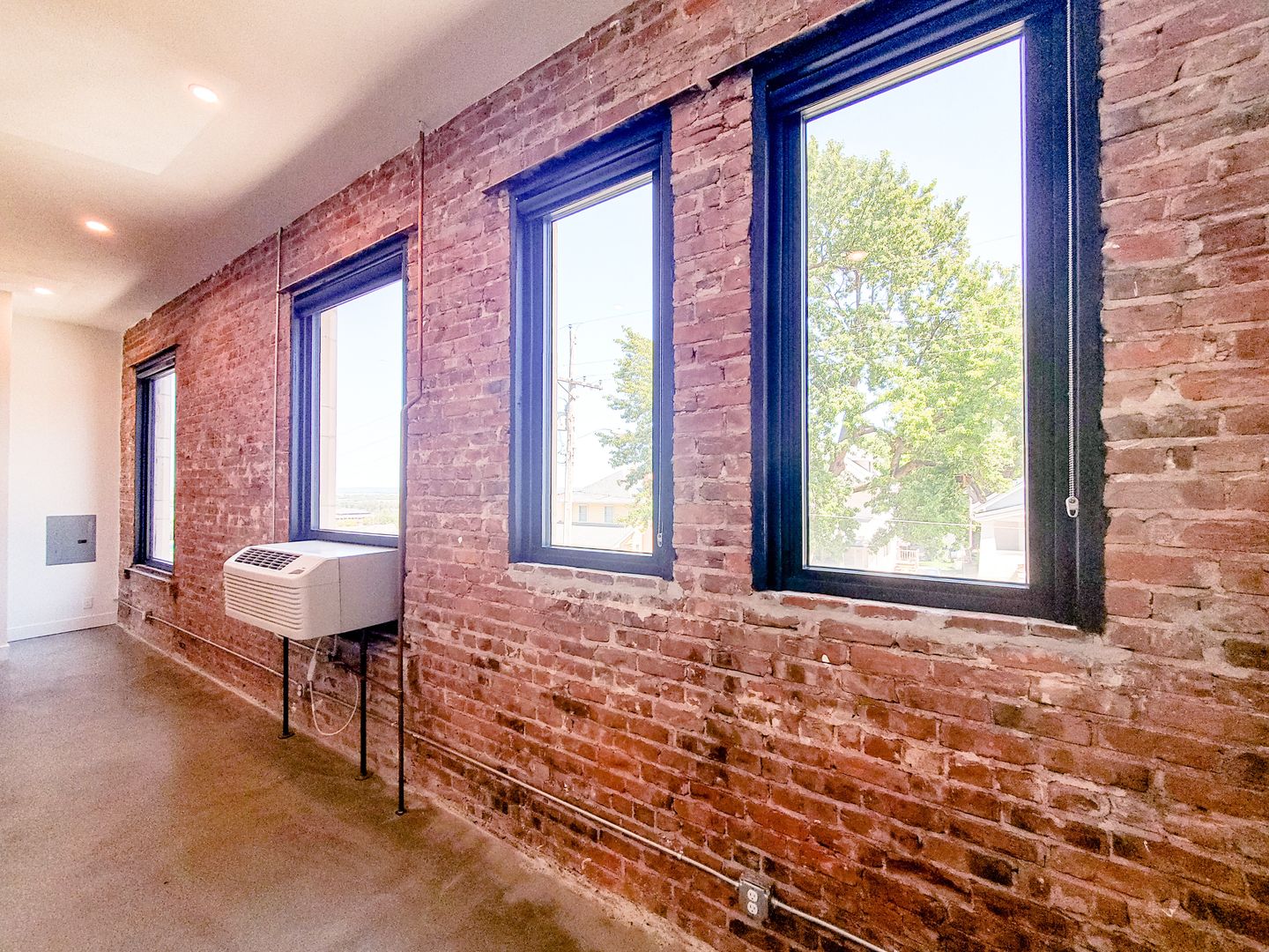 Omaha Apartment: 1311 S 9th St