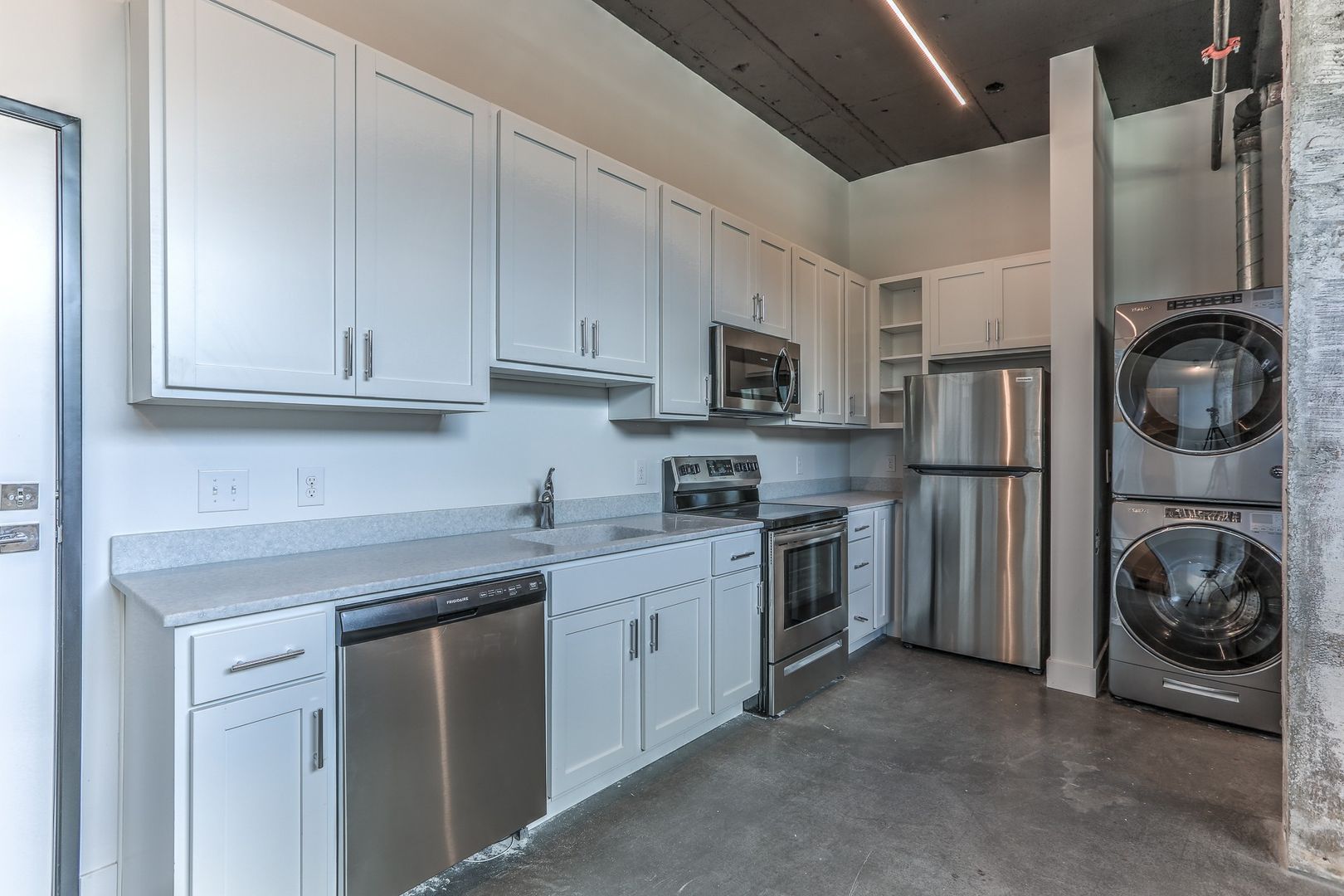 Omaha Apartment: 1311 S 9th St