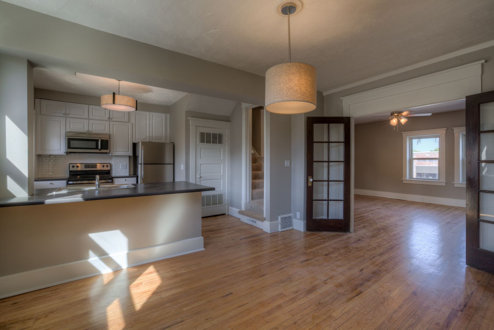 Omaha Apartment: 3913 / 3915 / 3917 / 3919 Farnam St