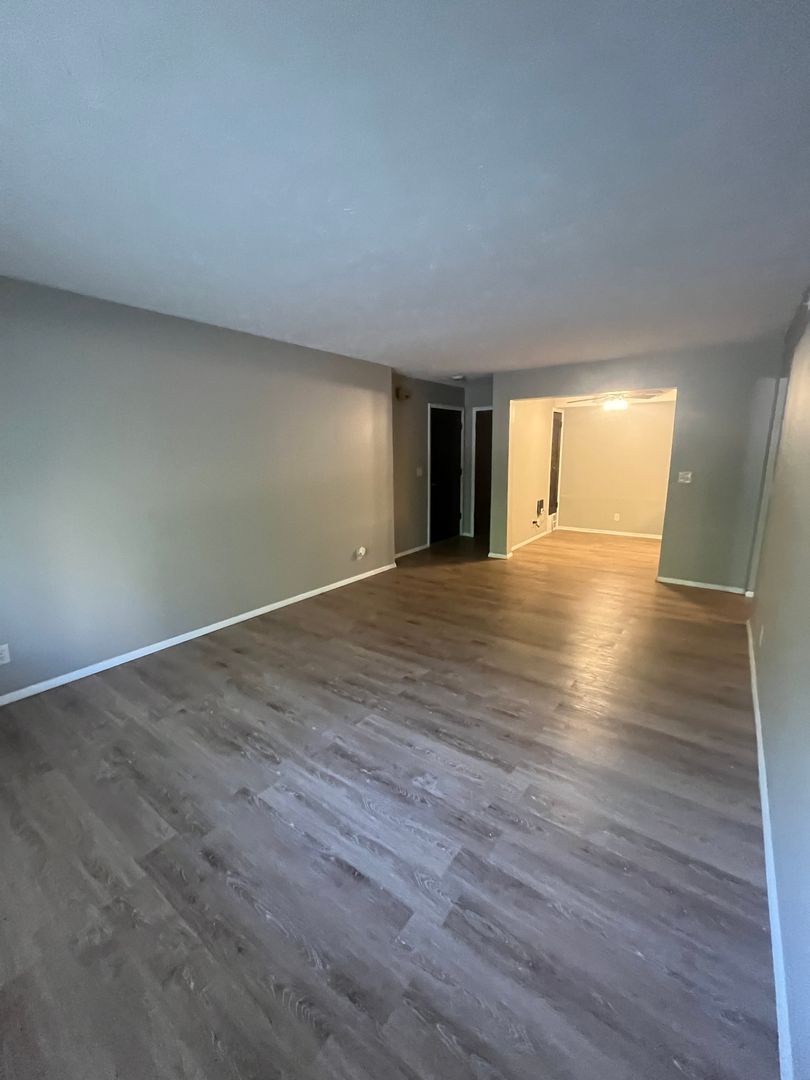 Omaha Apartment: 120 / 124 / 128 S 38th Street