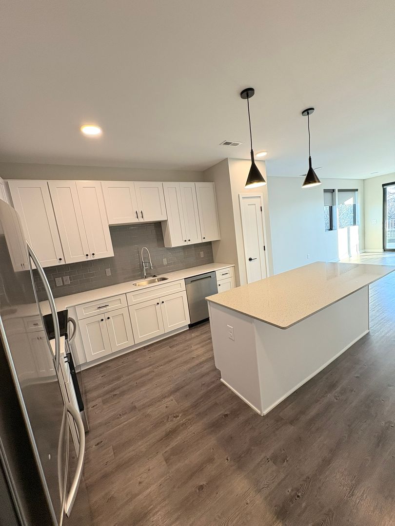 Omaha Apartment: 3612 Leavenworth St