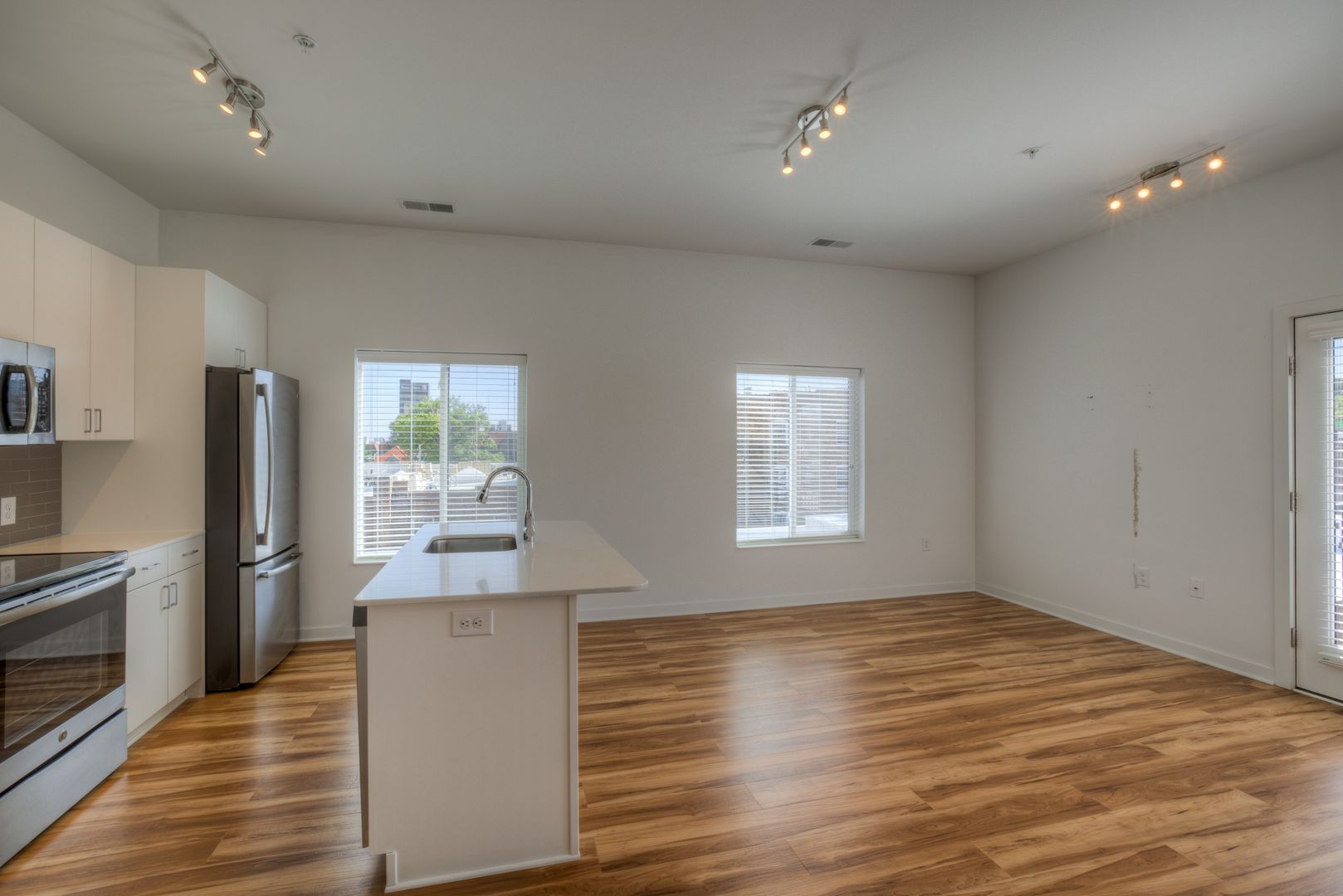 Omaha Apartment: 3824 Farnam St