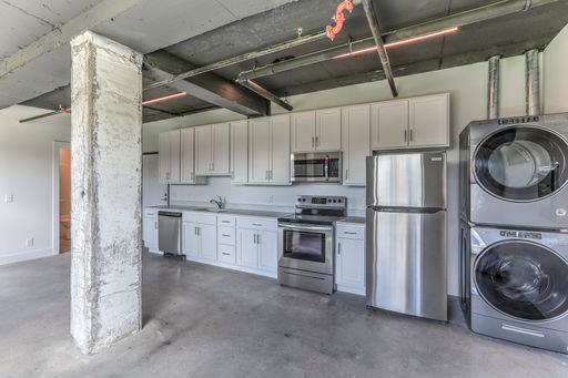 Industrial Studio Apartment near Downtown! 50% off 1st Month Rent! – photo 1
