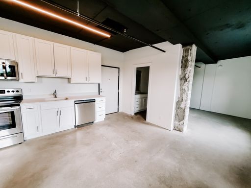 Dahlman Flats -Studio, In Unit Laundry, Pet Friendly! 50% off 1st Month Rent!! – photo 1