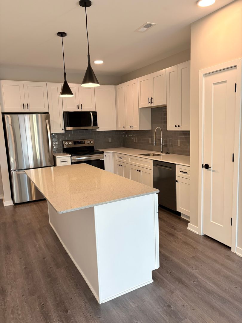 Omaha Apartment: 3612 Leavenworth St