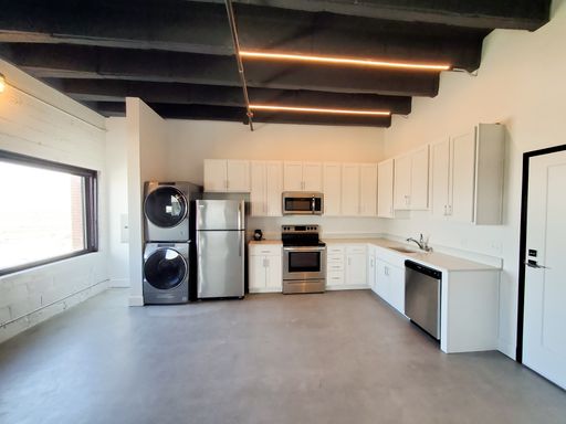 Dahlman Flats - Lovely One Bedroom with a Downtown Skyline View! – photo 1
