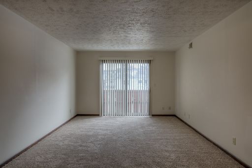 Spacious Top-Floor 1-BR Just Steps from the Blackstone District – photo 1