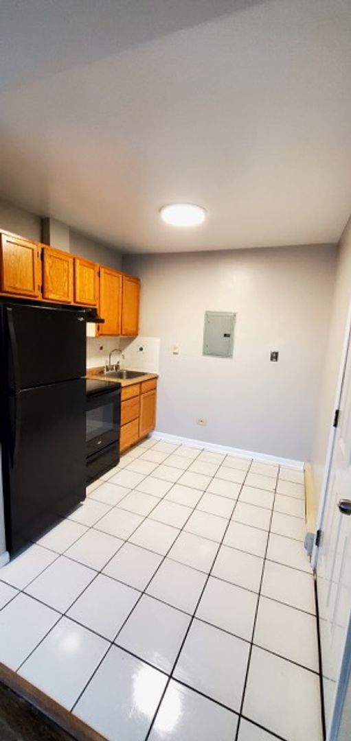 Glenview Apartment: 1620 Greenwood Road