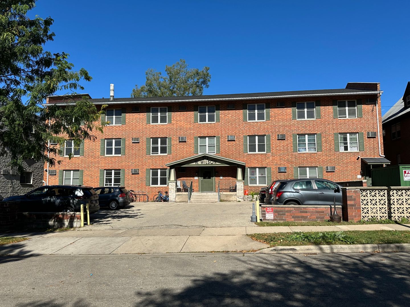 Madison Apartment: 512 W Wilson Street