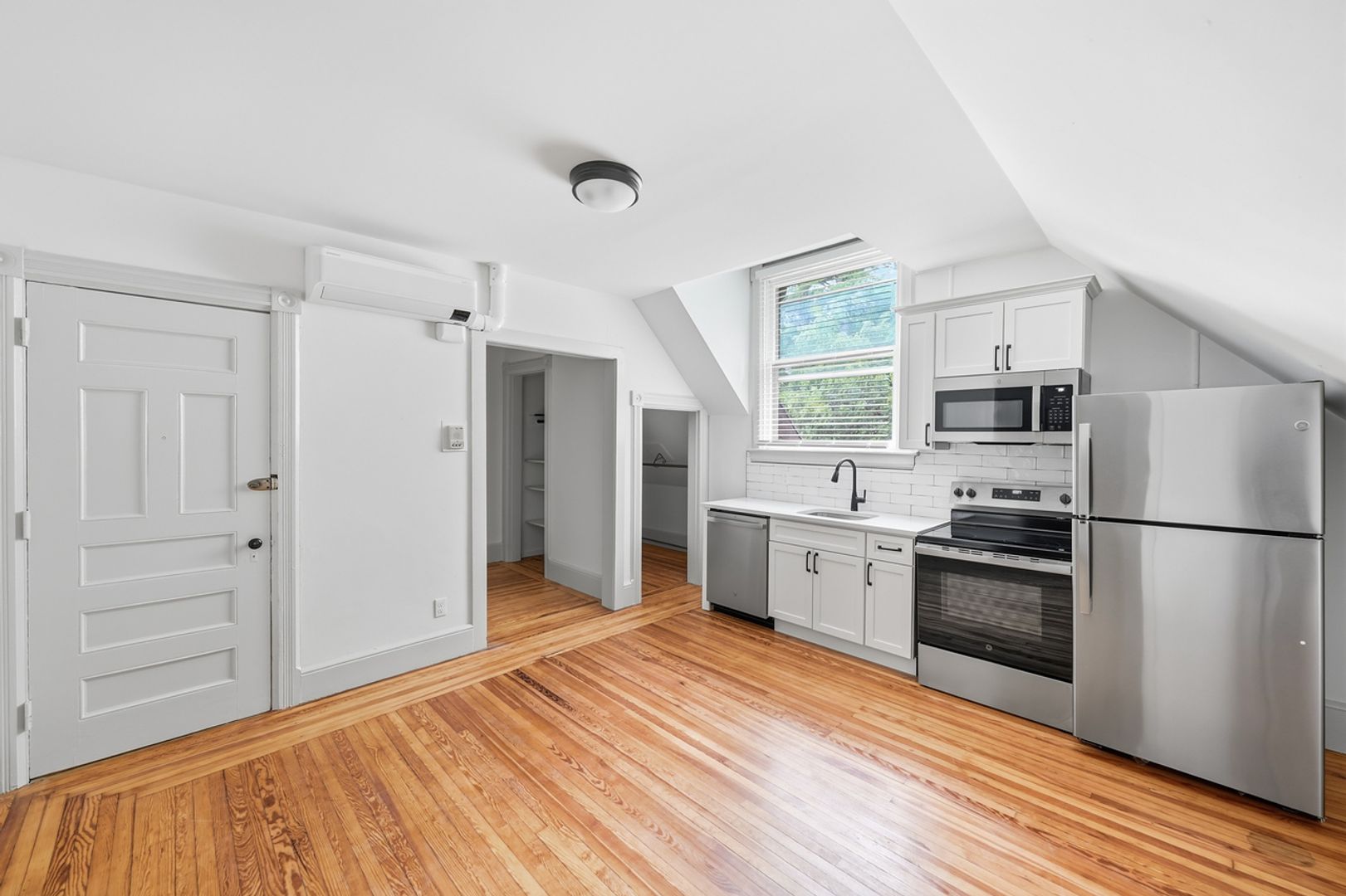 Saratoga Springs Apartment: 245 Clinton Street