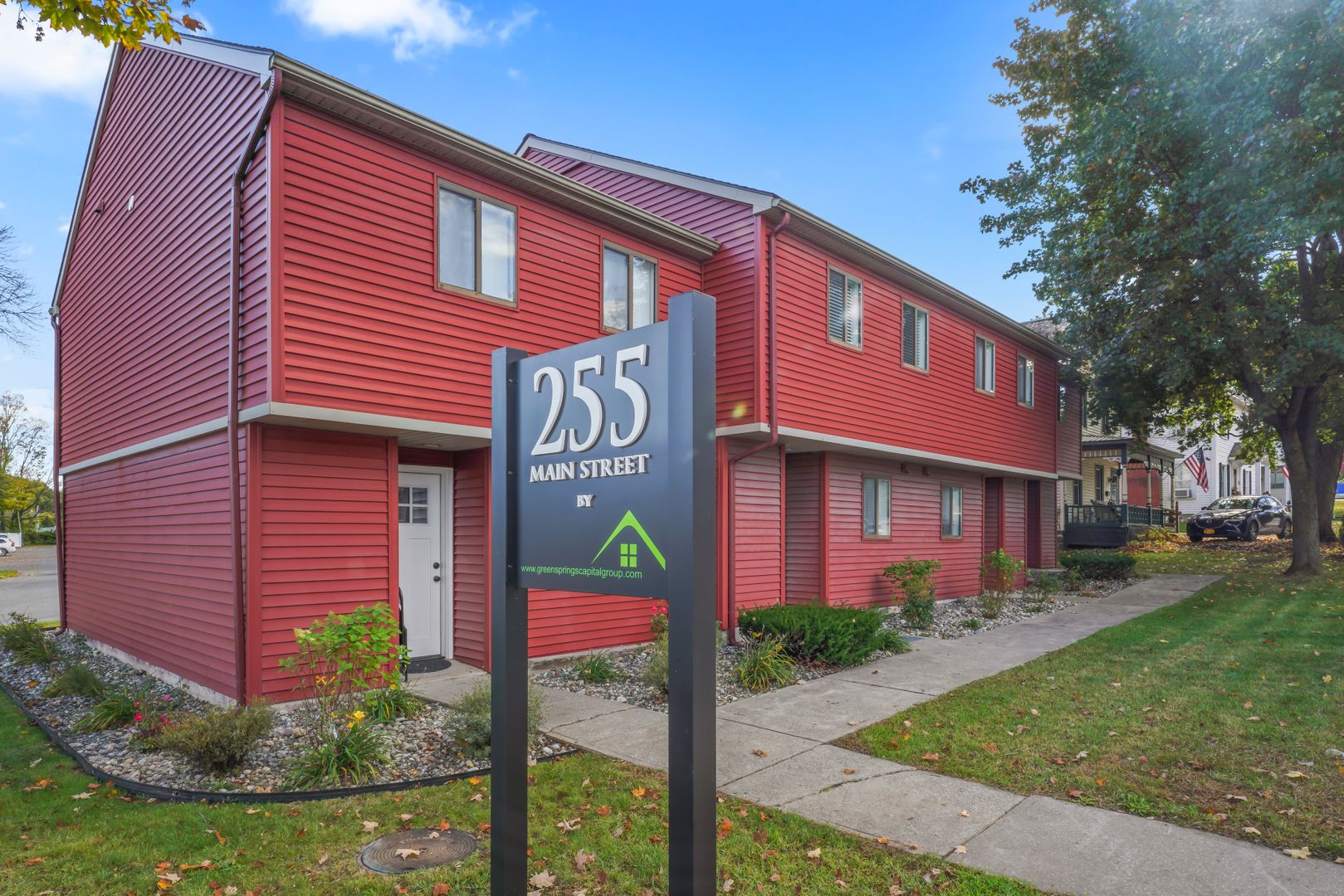 Corinth Apartment: 255 Main Street