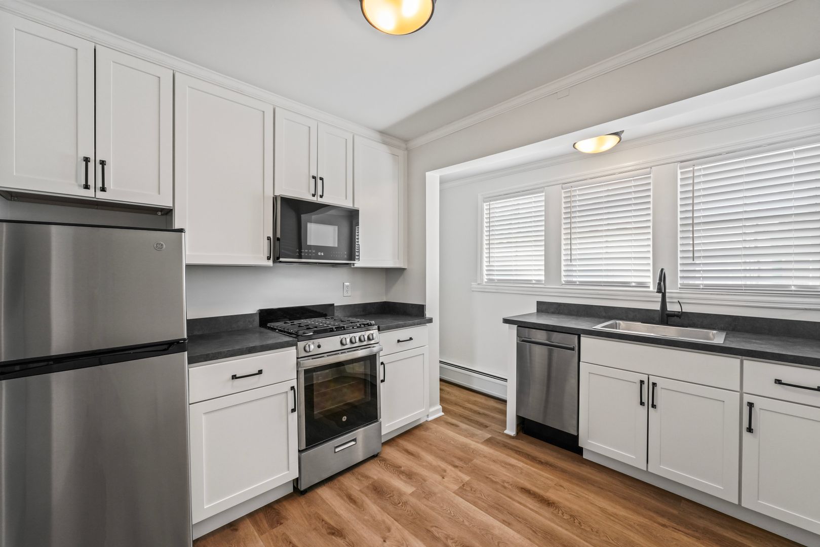 South Glens Falls Apartment: 35 Saratoga Ave