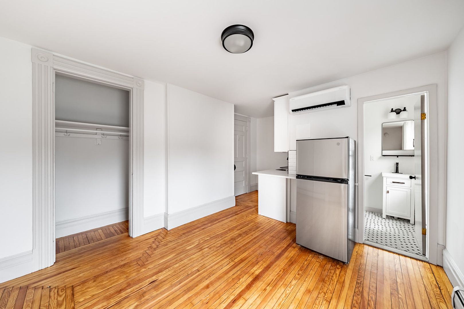 Saratoga Springs Apartment: 245 Clinton Street