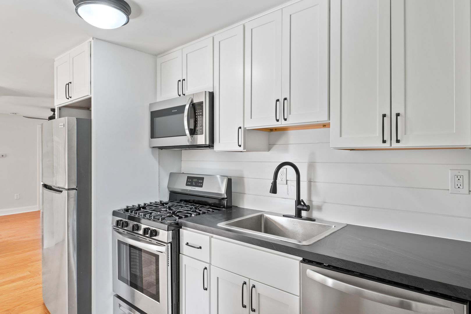 Mechanicville Apartment: 42-44 Saratoga Ave