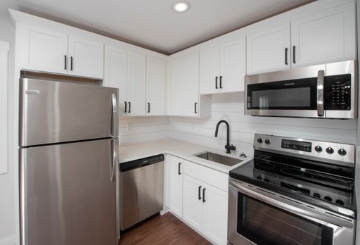 Modern Townhome by Green Springs 2bed/ 1bath - by Green Springs – photo 1