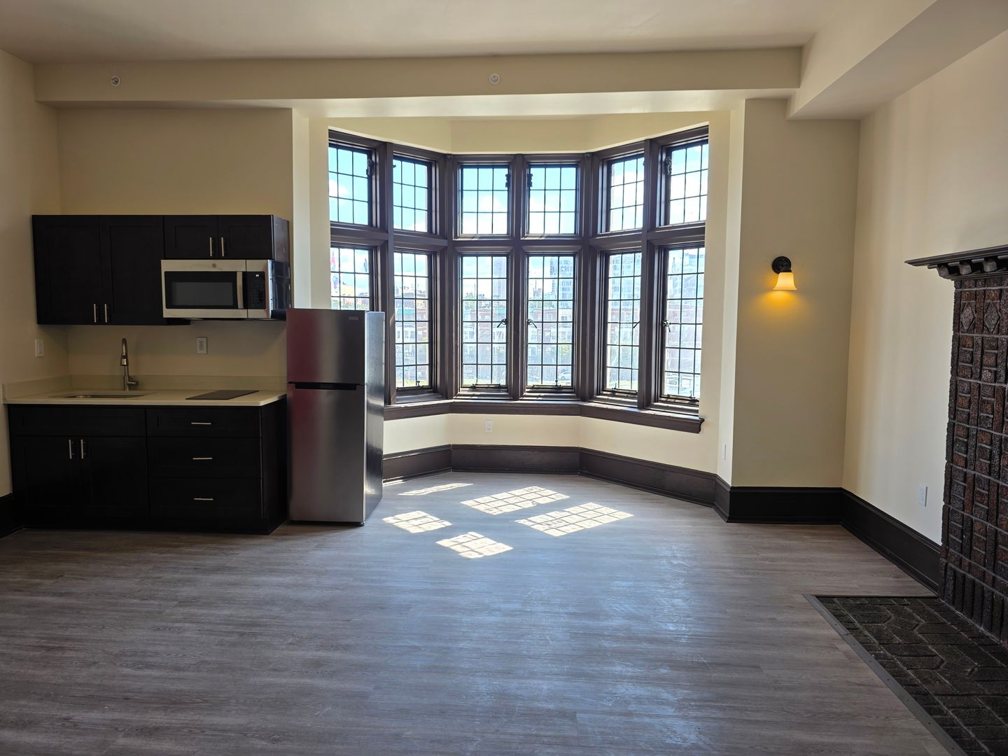 Philadelphia Apartment: 1135 Spring Garden St