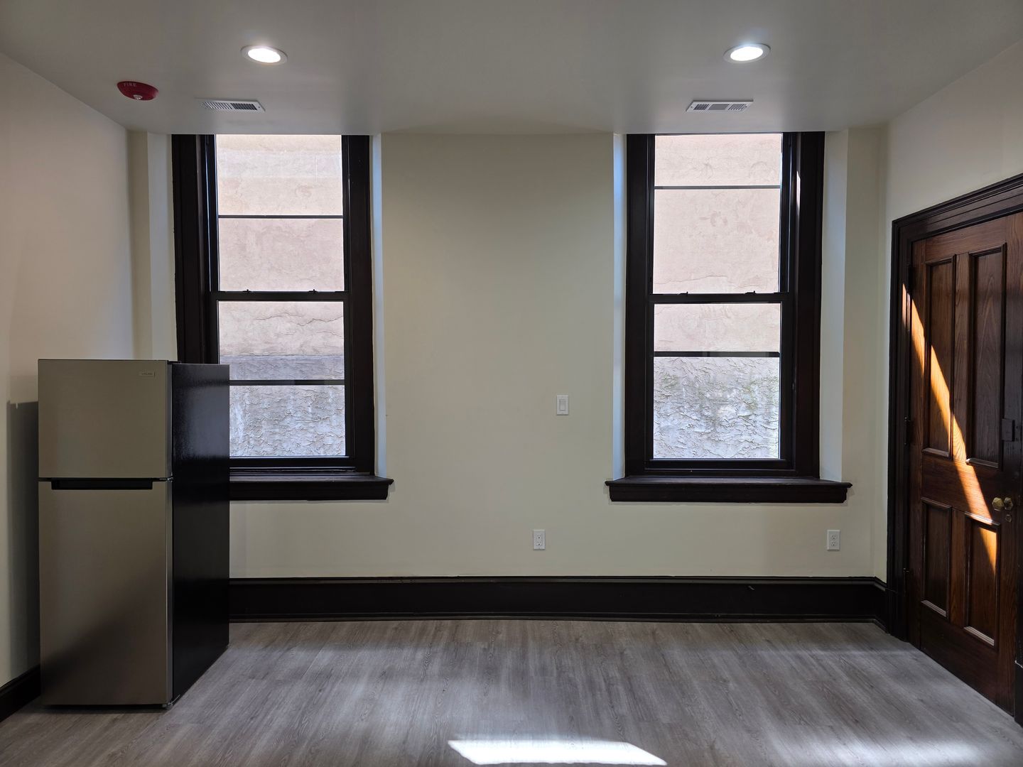 Philadelphia Apartment: 1135 Spring Garden St