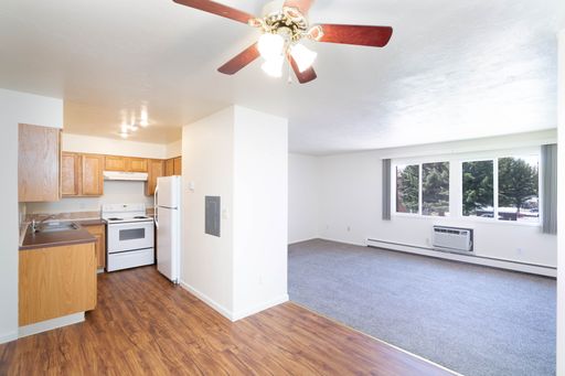 2 Bedroom 1 Bath Apartment – photo 1