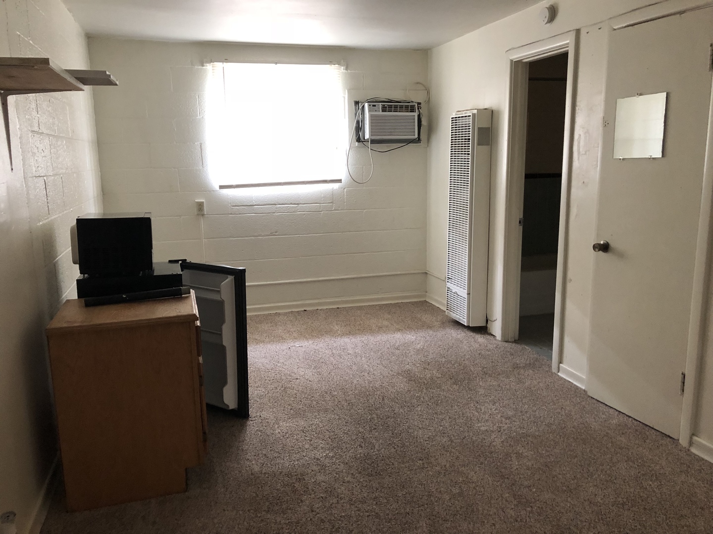 Liberal Apartment: 106 W. 1st St