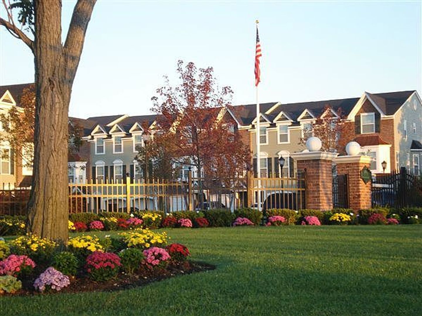 Bay Shore Apartment: Charley's Place