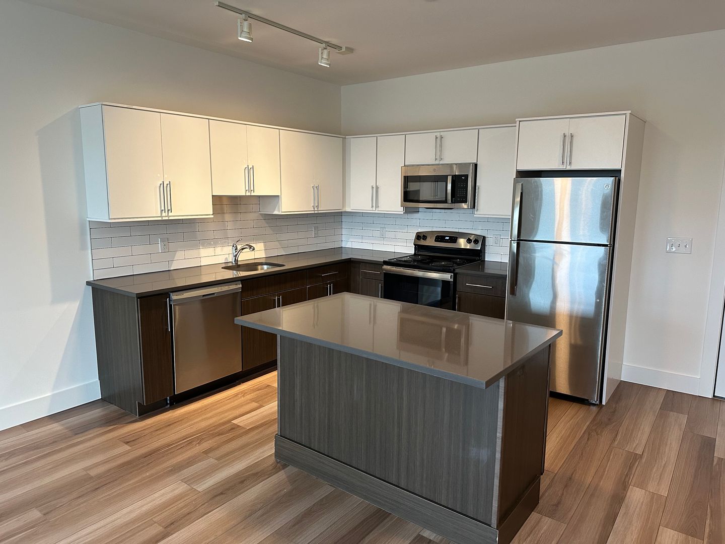 Bay Shore Apartment: 57 Park Avenue
