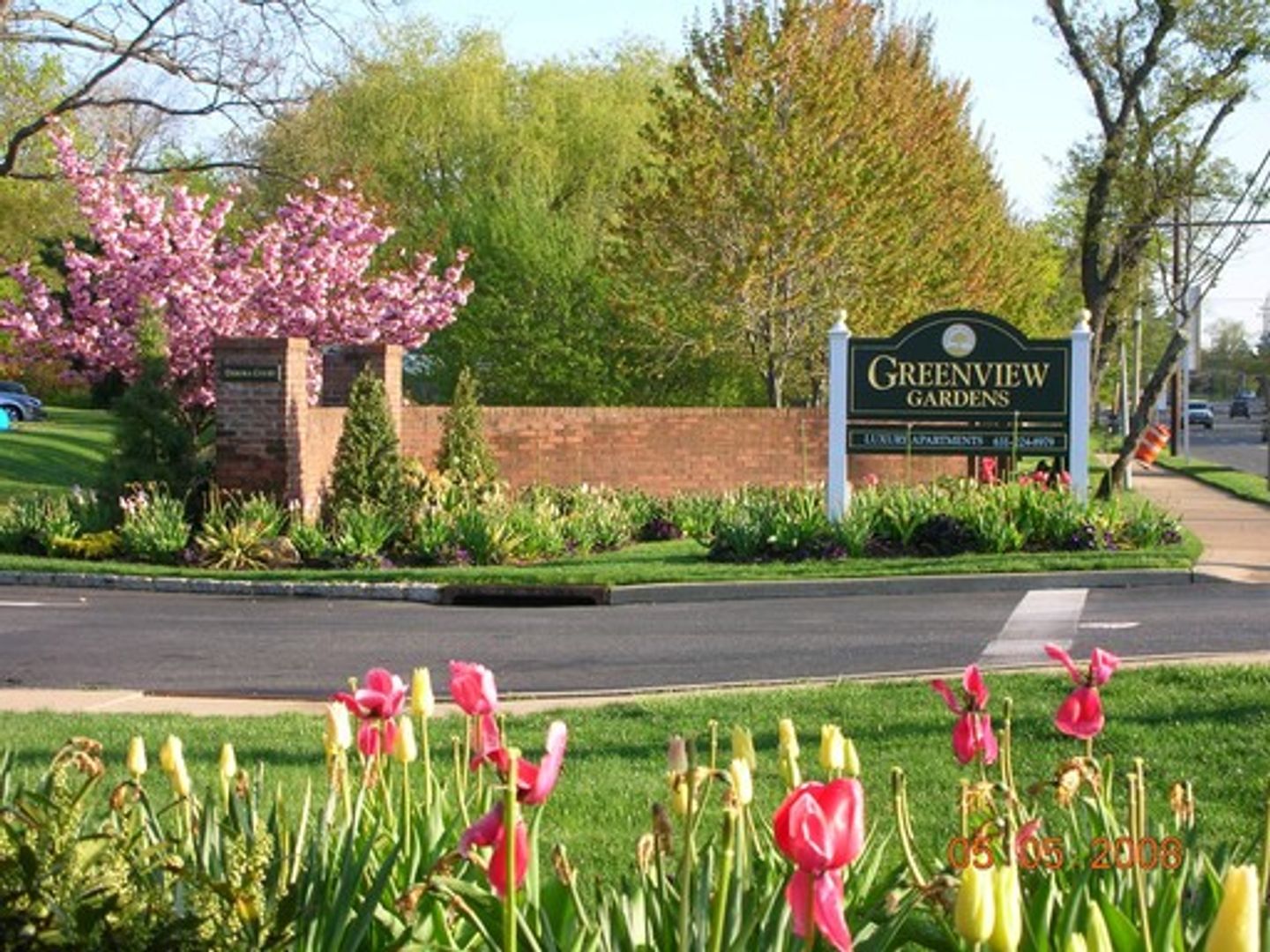 Bay Shore Apartment: Debora Court