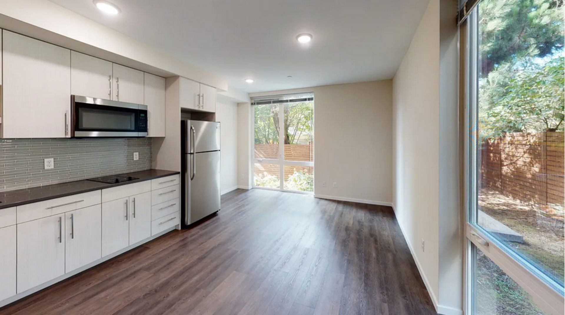 Seattle Apartment: 1420 E Howell ST