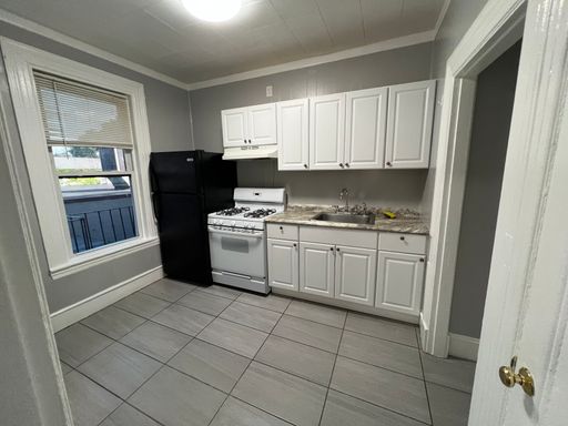 1 bed 1 bath available now!