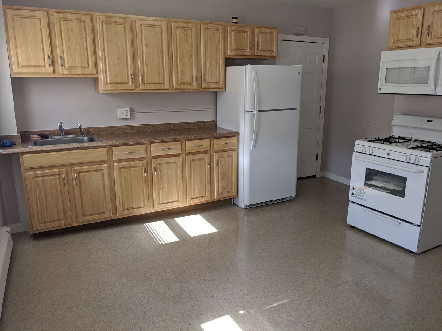 Roxbury Apartment: 69 Burrell St