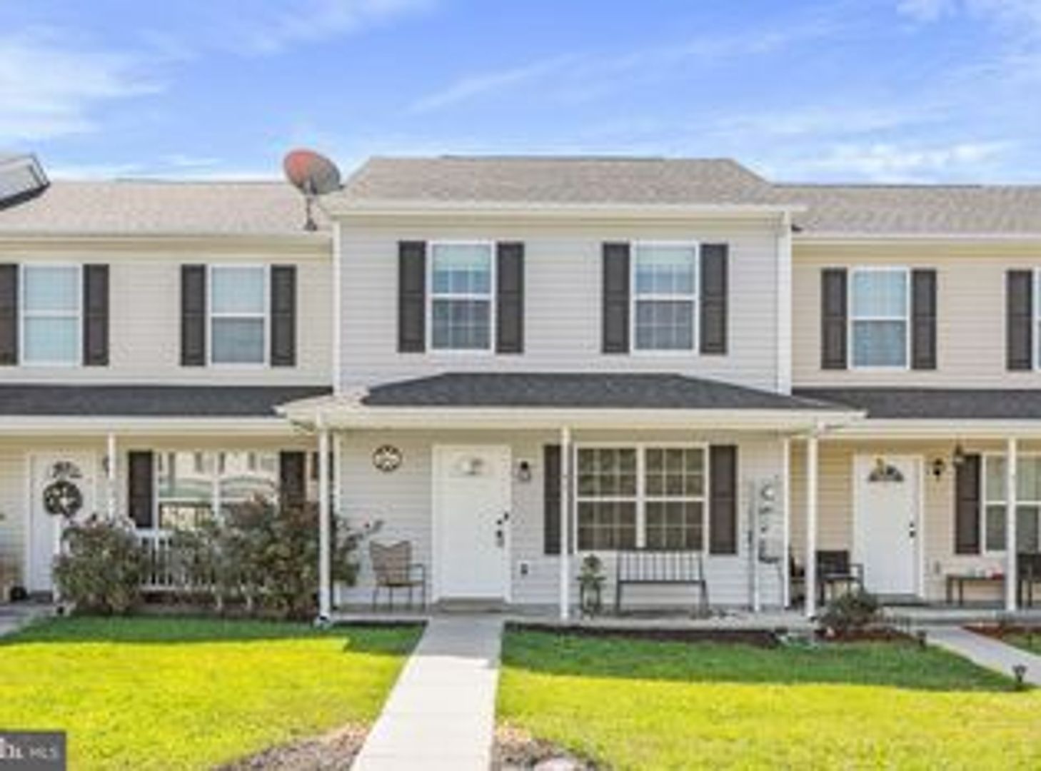 Bunker Hill Apartment: Continental Drive