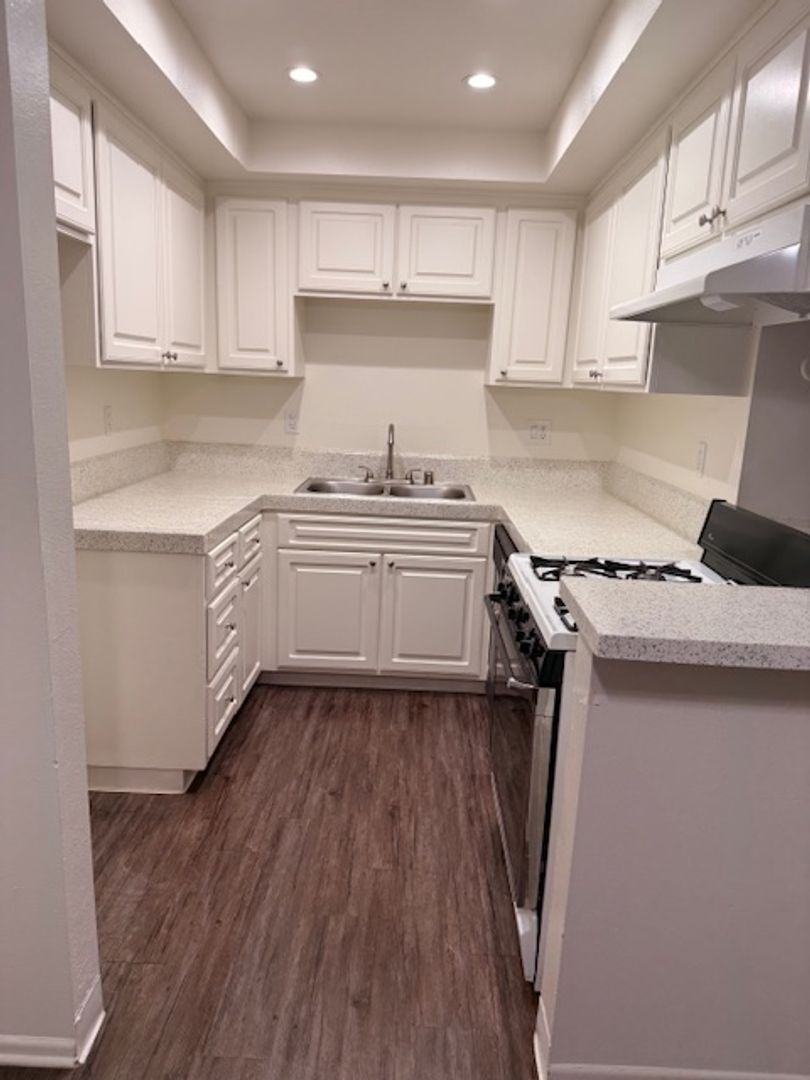 Anaheim Apartment: 175 S. Rio Vista St