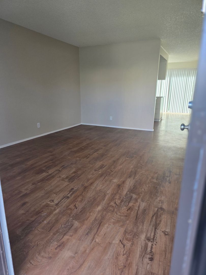 Cypress Apartment: 9091 Holder St