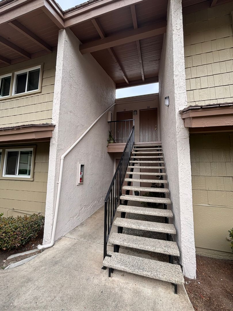 Lake Forest Apartment: 23251 Los Alisos Blvd