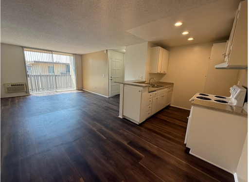 1 Bed 1 Bath Rental at 15489 Williams St #E019, Tustin, CA – photo 1