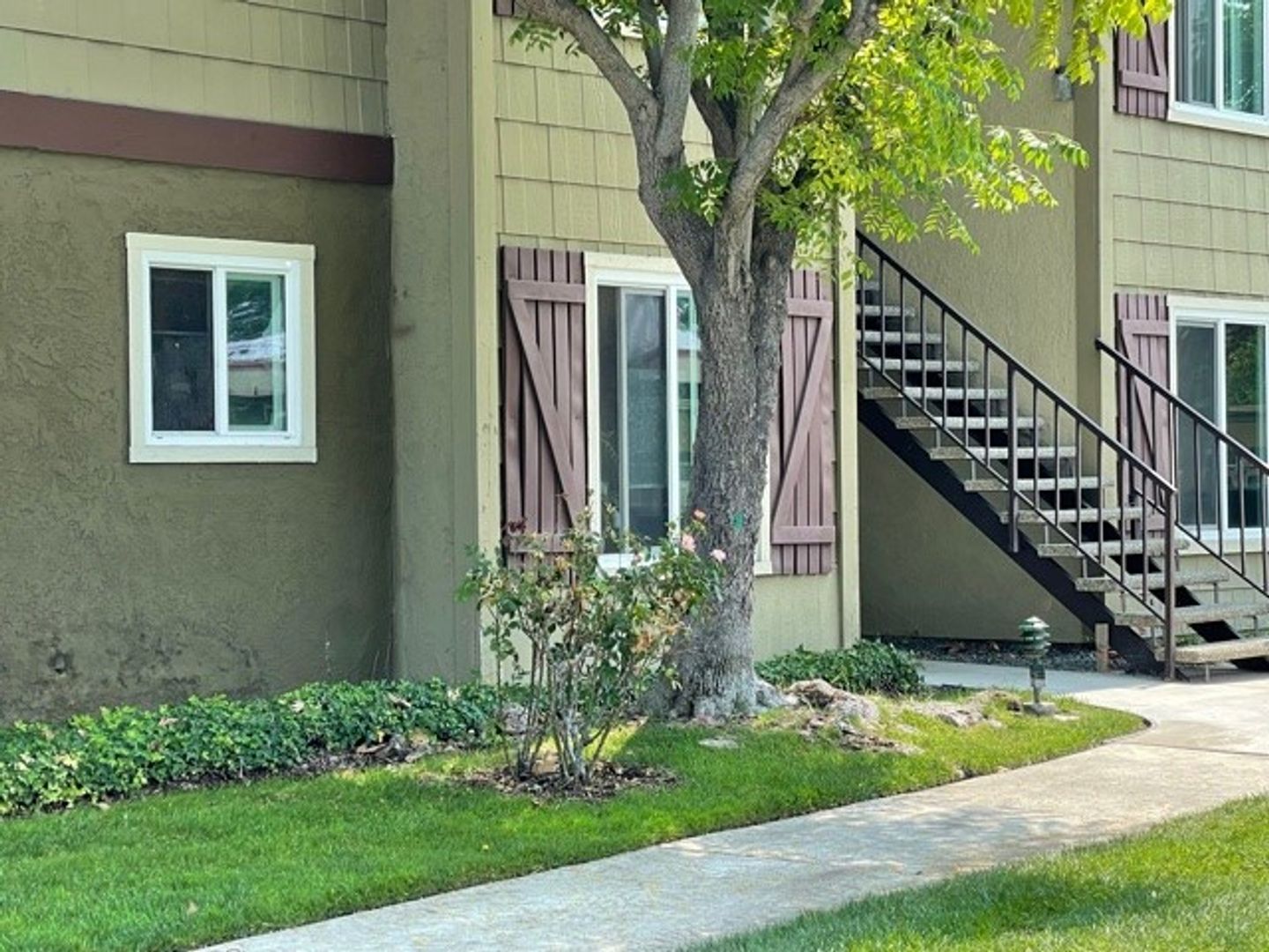 Lake Forest Apartment: 23251 Los Alisos Blvd